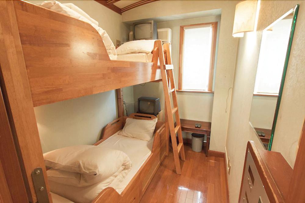Capsule Inn Osaka - Caters To Men Exterior photo