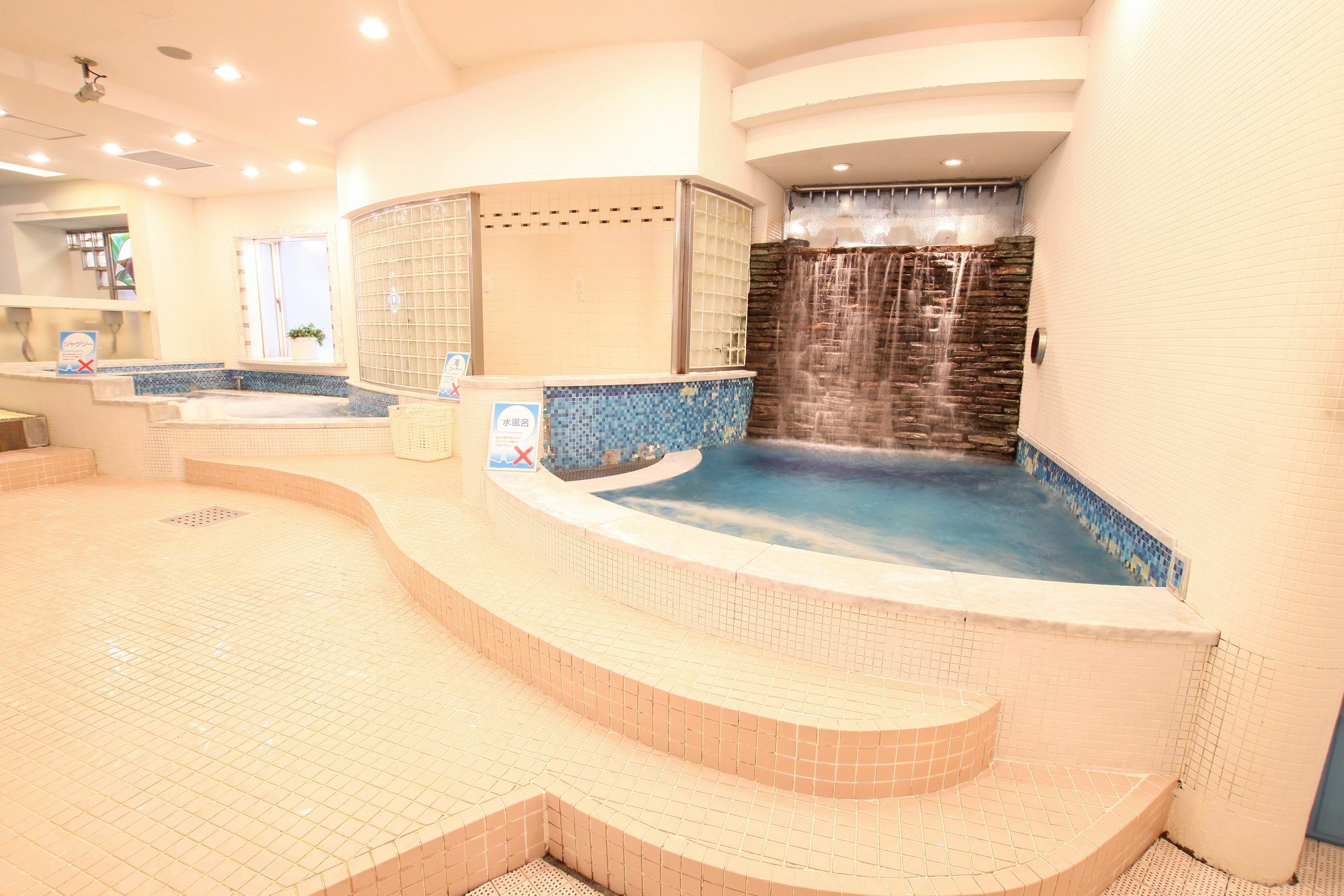 Capsule Inn Osaka - Caters To Men Exterior photo